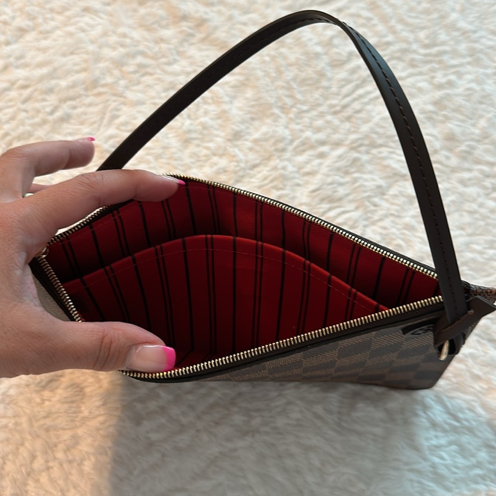 LV Neverfull MM Wristlet - Picture 2 of 3